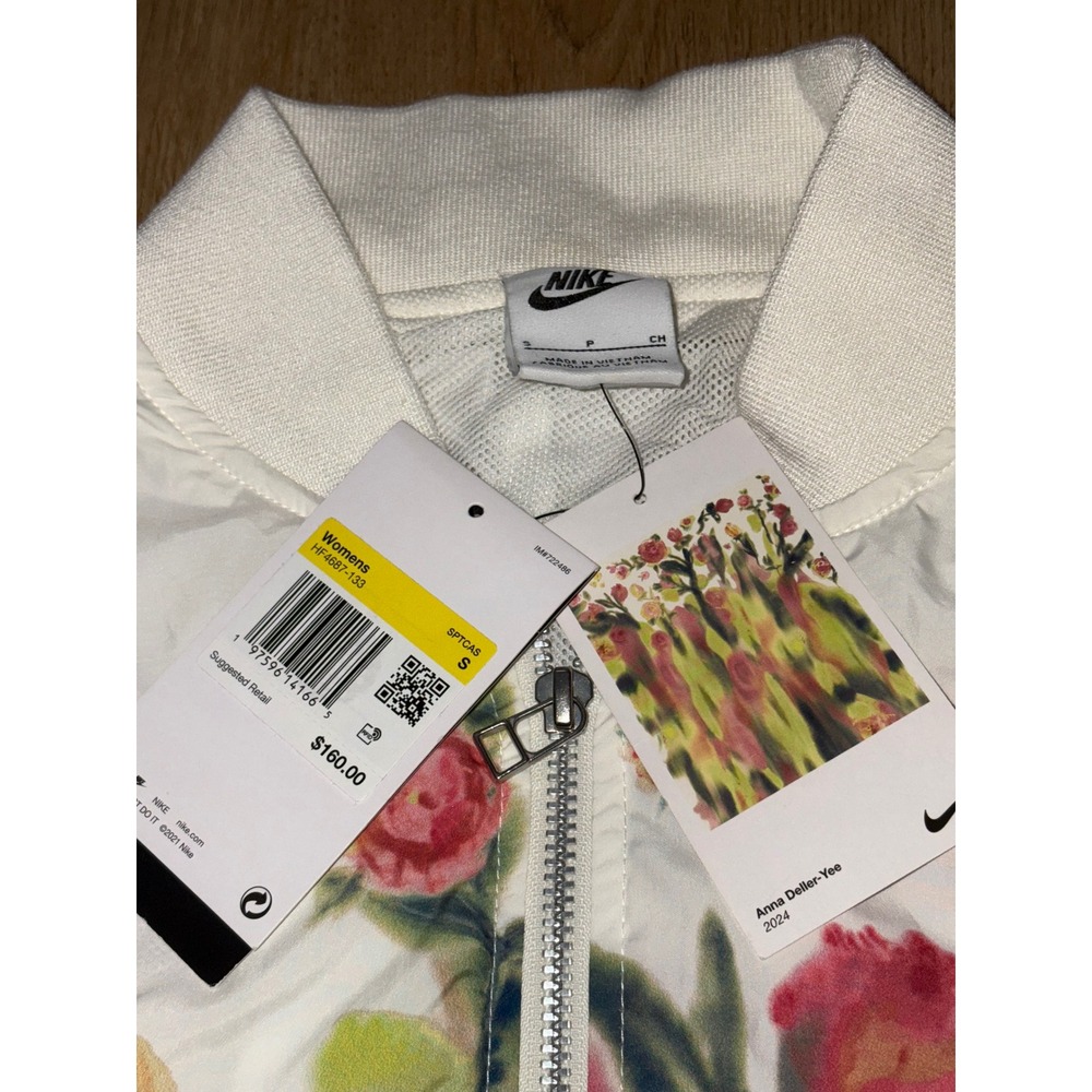 NWT Women's Nike Sportswear Artist Collaboration Bomber Jacket - Small - Floral - Picture 8 of 10
